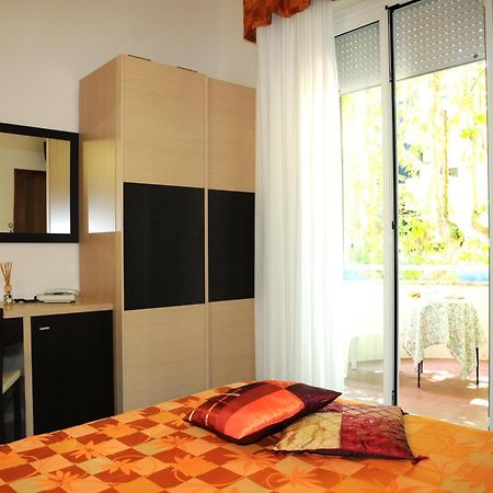 Hotel Flora Bellaria-Igea Marina Ngoại thất bức ảnh