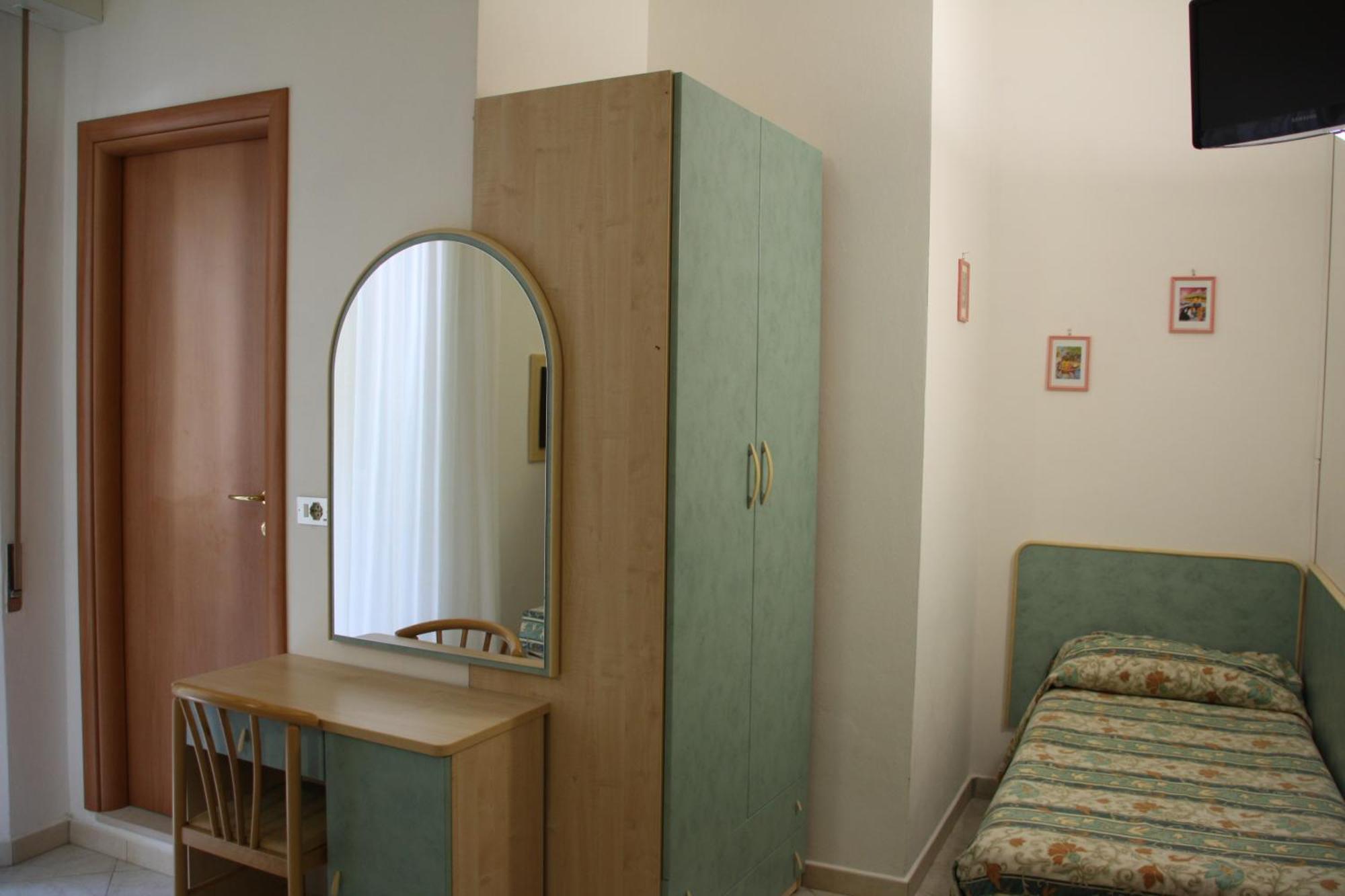 Hotel Flora Bellaria-Igea Marina Phòng bức ảnh