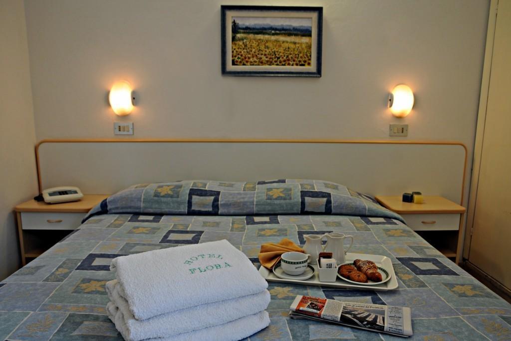 Hotel Flora Bellaria-Igea Marina Phòng bức ảnh