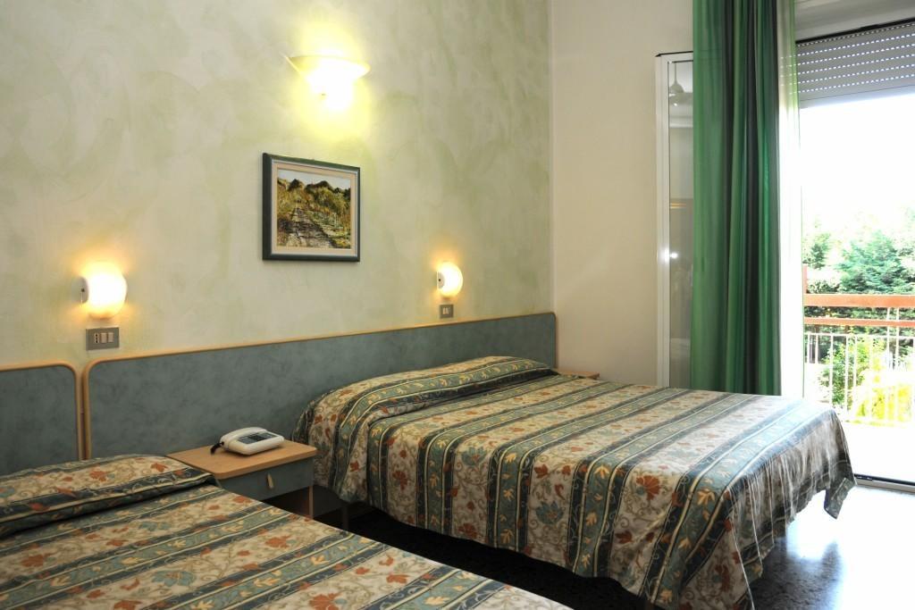 Hotel Flora Bellaria-Igea Marina Phòng bức ảnh
