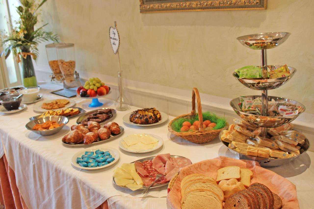 Hotel Flora Bellaria-Igea Marina Ngoại thất bức ảnh